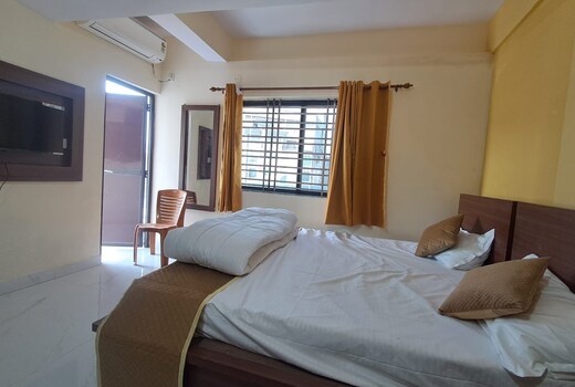 Keshav Inn Hotel And Banquet