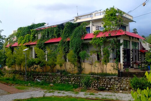 Float Homestay at Village Pandegaon