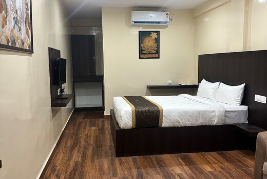 Sannidhi Hotel & Suites