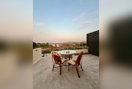 Lakeview Manor w/ Lawn & Terrace | Evara Luex Stay