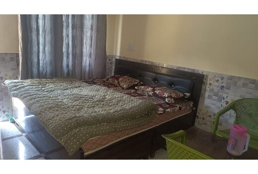 Gaurav hotel jankichatti