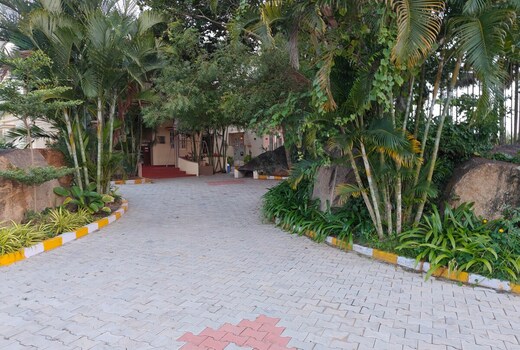 A Lakshmi Farm Party Pool Wifi Kitchen 7 Room