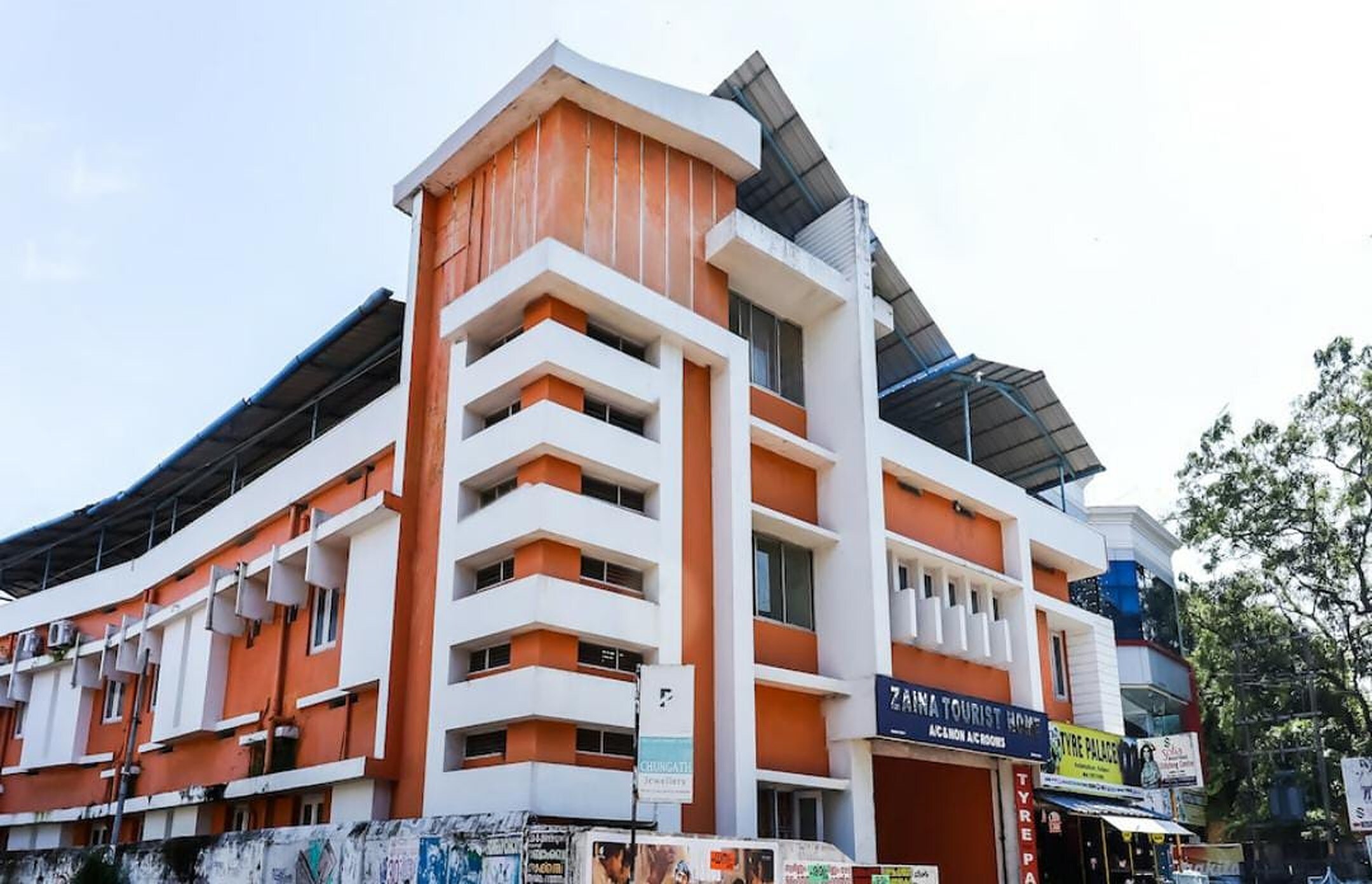 Zaina Tourist Home