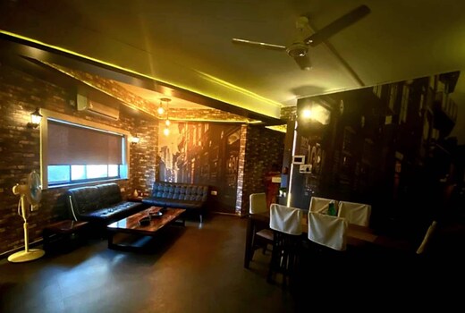 Lovely interior Flat With Parking on VIP road