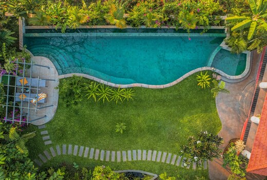 Lux 5BHK villa with Breakfast & Jacuzzi near Bawri