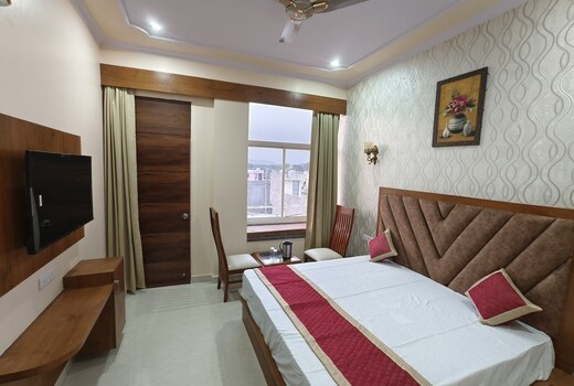 HOTEL NARAYAN VILAS