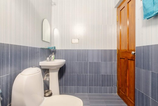 Beach View Luxury 2 BHK near Candolim with Pool