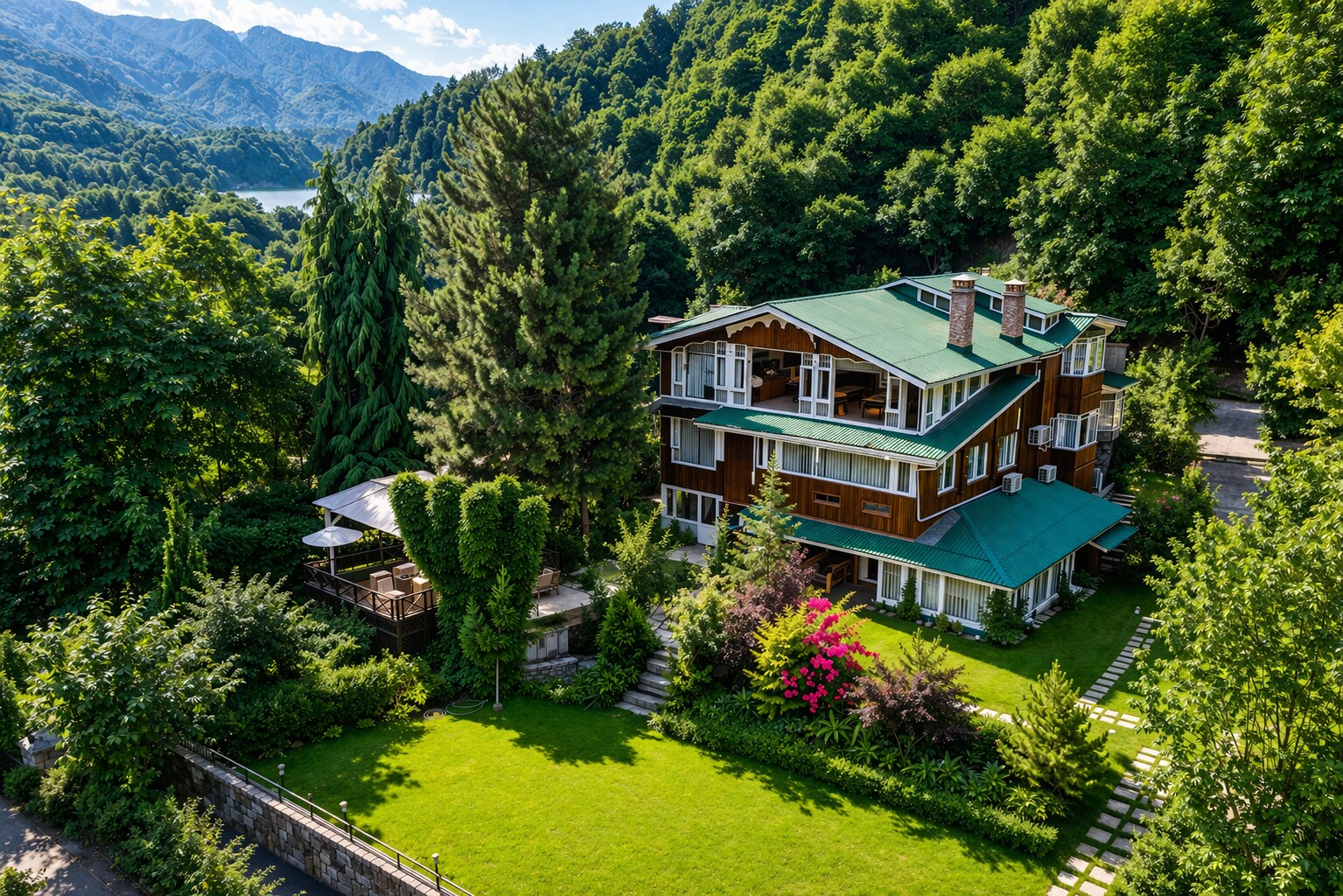 Hotel Metropolis Nearby Dal Lake