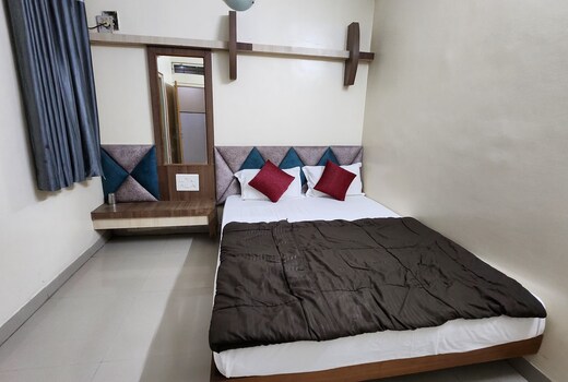 HOTEL MADHAVA