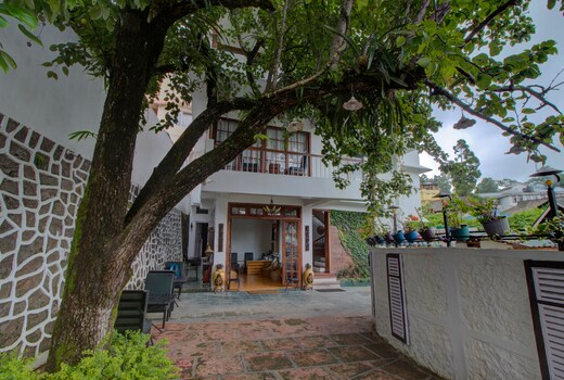 The Pear Tree | Room & Caretaker