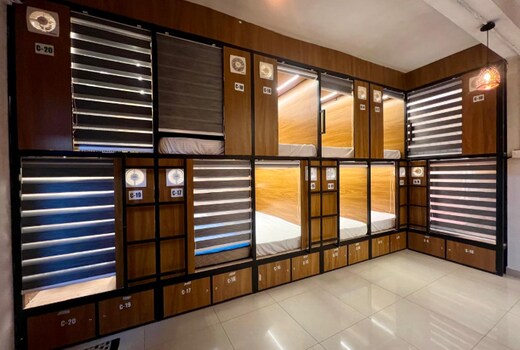 Cozy Rooms & Dormitory near KSRTC Stand