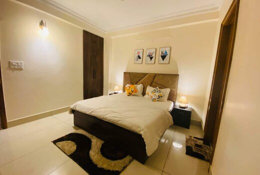 Elegant 2 Bedroom Luxury Stay in Noida