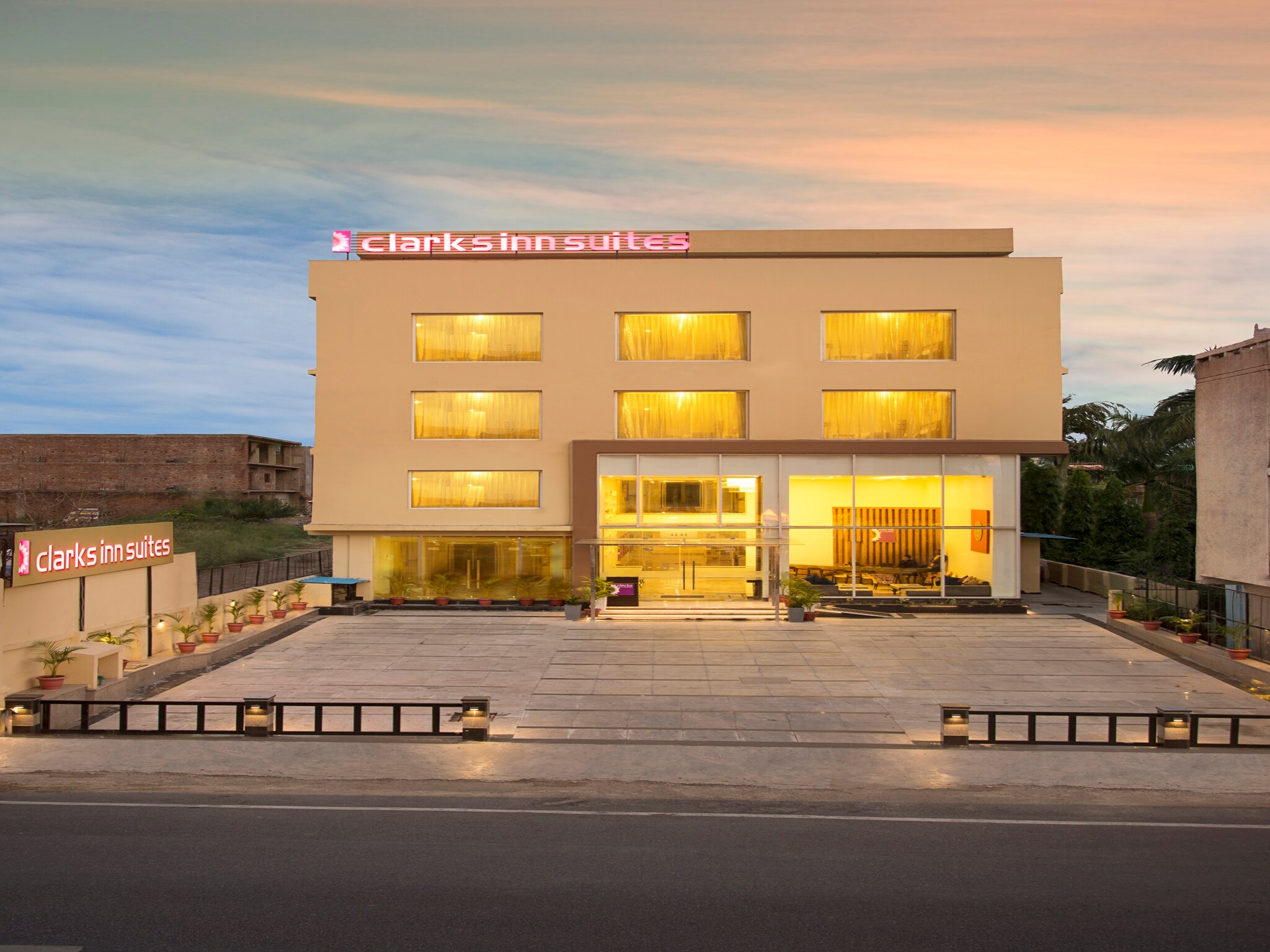 Clarks Inn Suites Katra