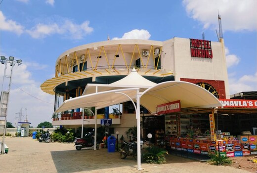 Hotel Nikunj Kilerama Indore Bhopal Highway