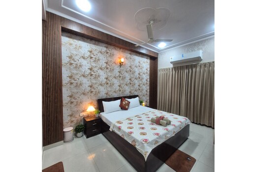 Private 1 bhk flat | 2km from Airport | Peaceful