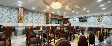 HOTEL SANGEETA INN NEAR VISHNUPAD TEMPLE