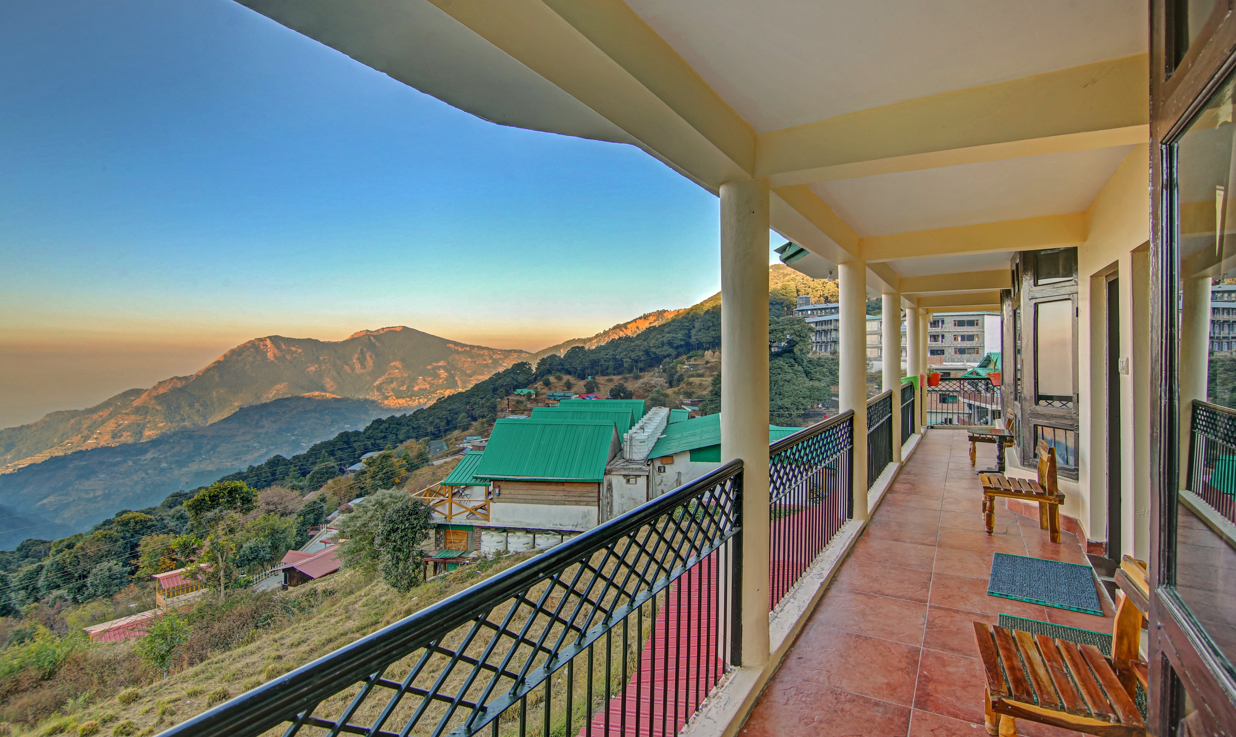 Hotel Monal Inn