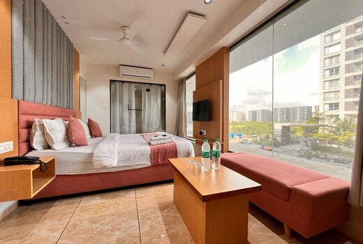 Hotel Cozzy Palace