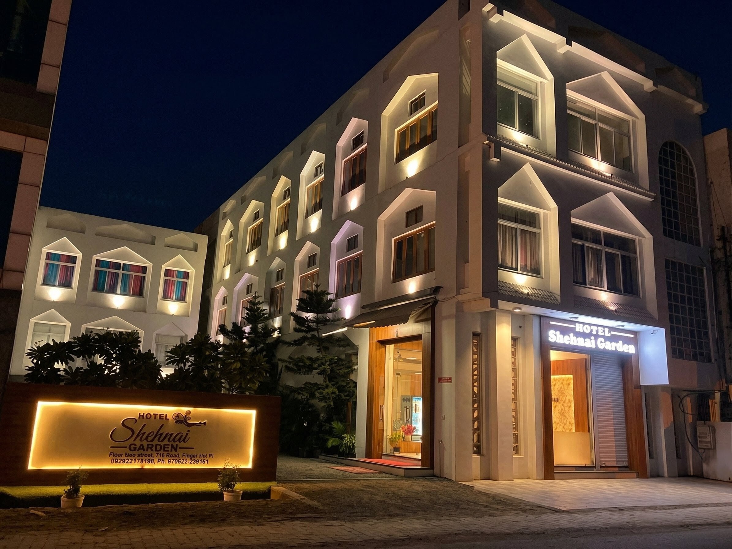 Hotel Shehnai Garden