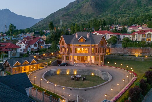 Noor by Haveli