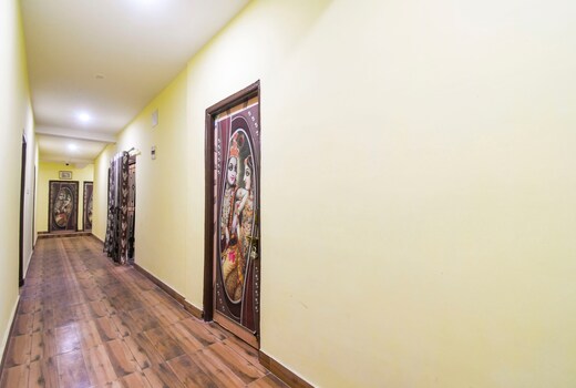 SPOT ON Shree Radhe Krishna Palace