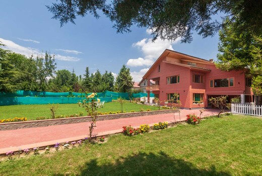 StayVista at Alder @ Pinewood Villa near Srinagar Airport