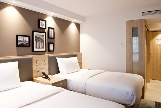 Hampton by Hilton Berlin City East Side Gallery