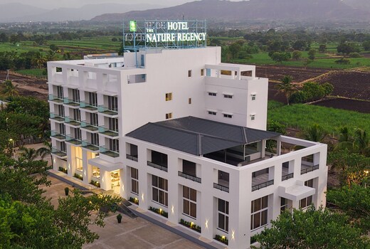 Hotel The Nature Regency