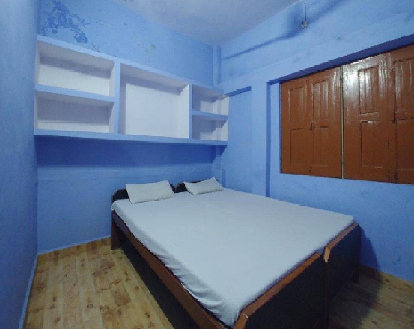 Prakash Lodge