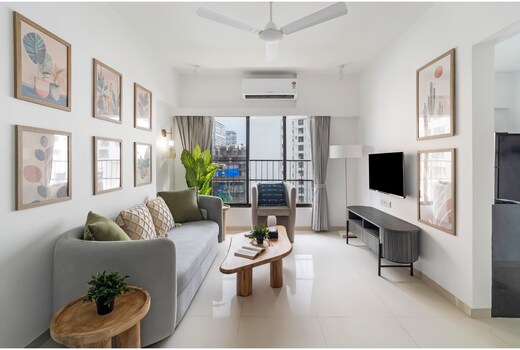 Evara 1BHK in Bandra W by Squareone Stays