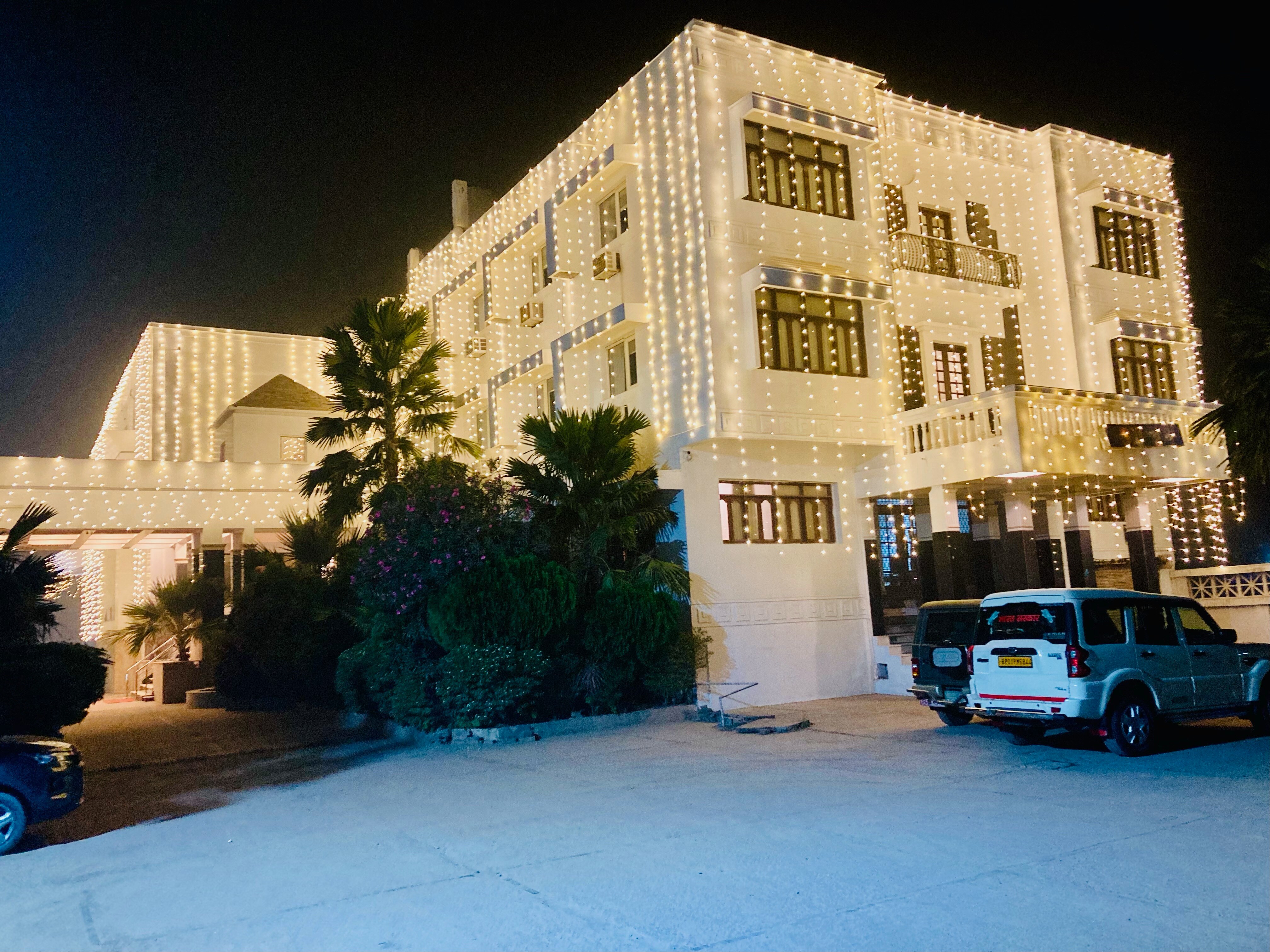 HOTEL YUVRAJ DX