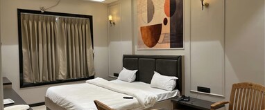 Hotel Radhika