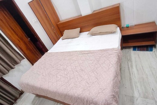 Hotel O Shree Kisna Dham