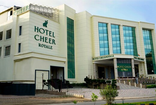 Hotel Cheer Royale