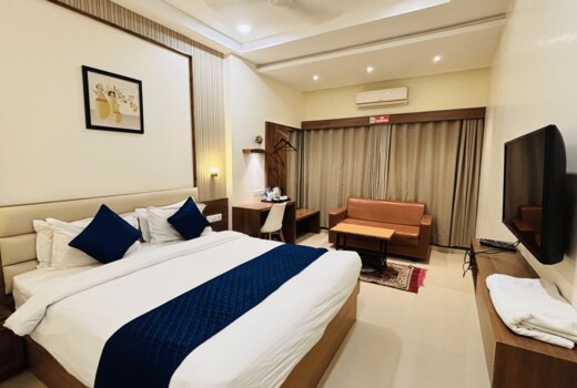 Hotel Sai Deluxe