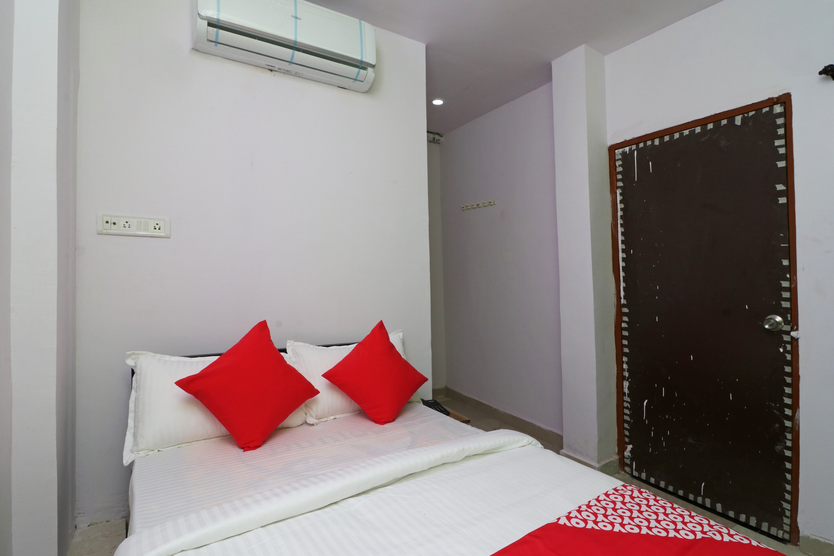 OYO 29590 Hotel Delicios