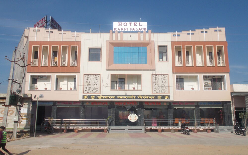 karni palace and restaurant