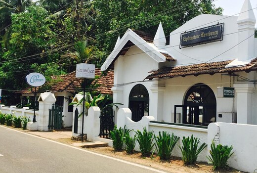Elphinstone Residency