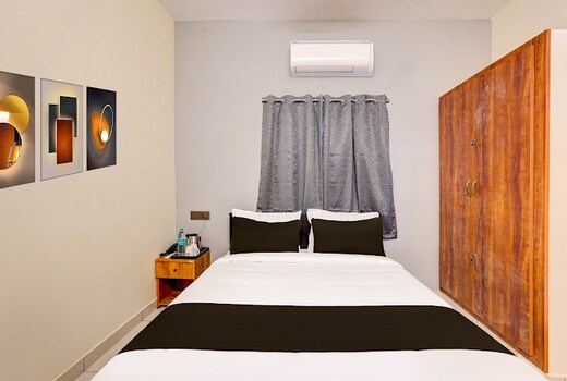 Inn12 By Blessings Hospitality
