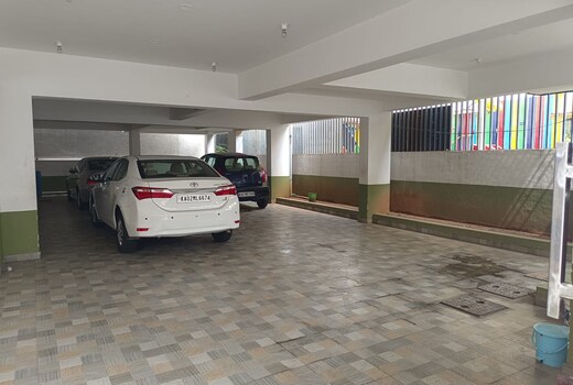 Royal Home Stay, Service Apartment