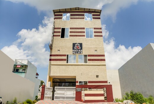 Hotel O A Square