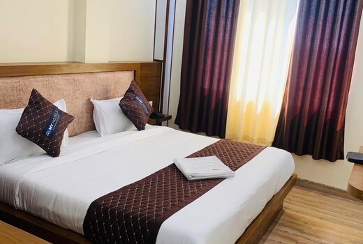 Hotel Atharv Airport Indore