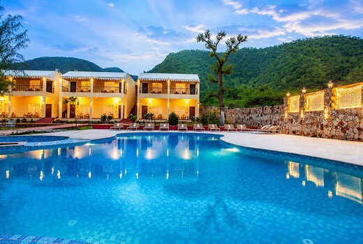 RATAN VILLAS SARISKA RESORT - A LUXURY RETREAT