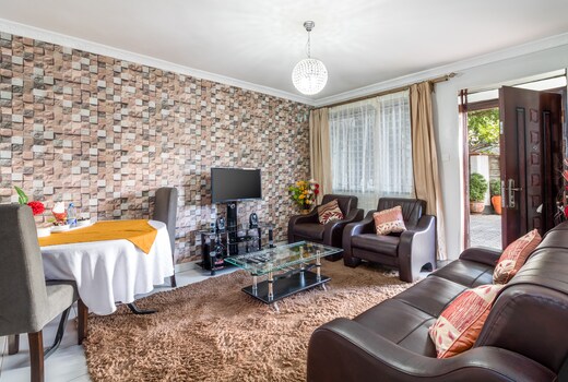 JAVILLA EAGLES SAFARI GUEST HOUSE
