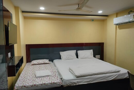 ASHOKA TOURIST HOME