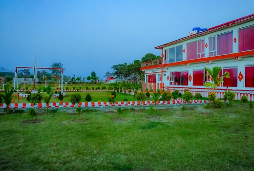 Amantran Hotel and Resort, Chilapata