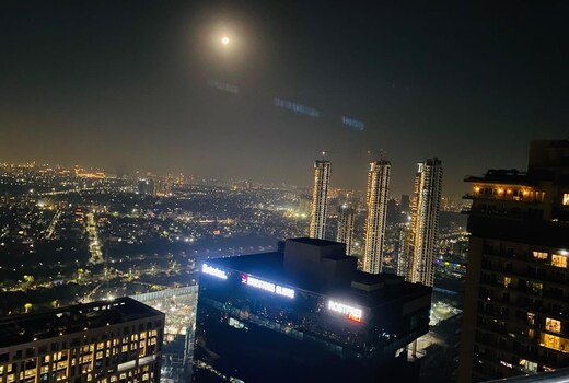 High sky Palace in Noida