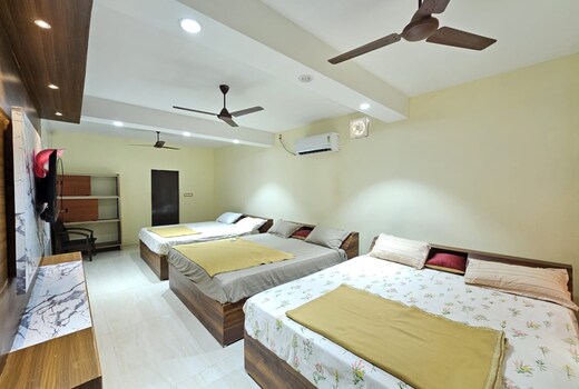 Thirumathi Residency Rooms