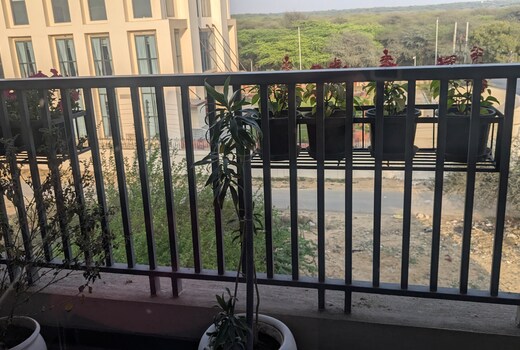 Ivy 1BHK forest view wi fi big balcony