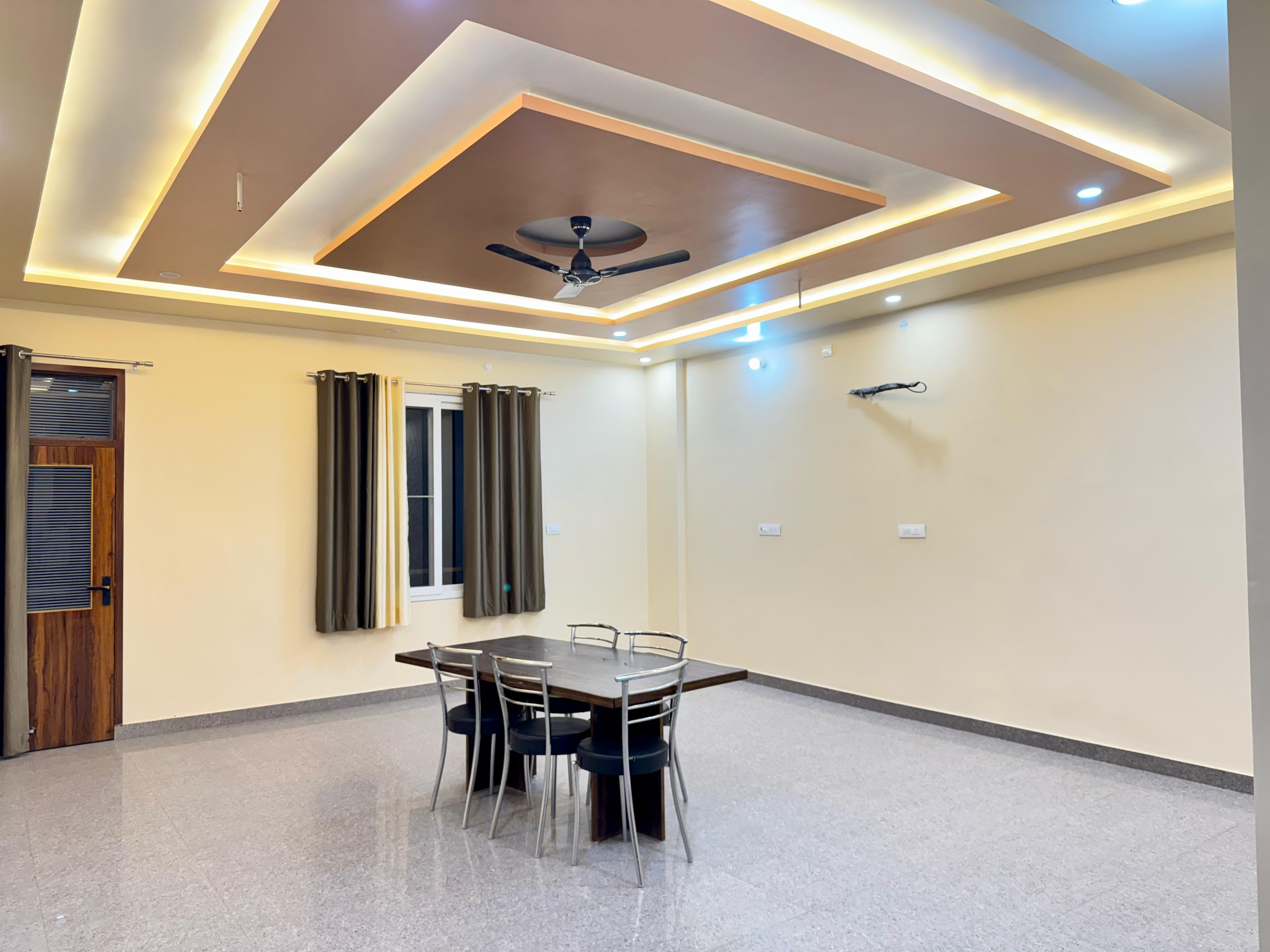 Hotel Shree Radha Raman